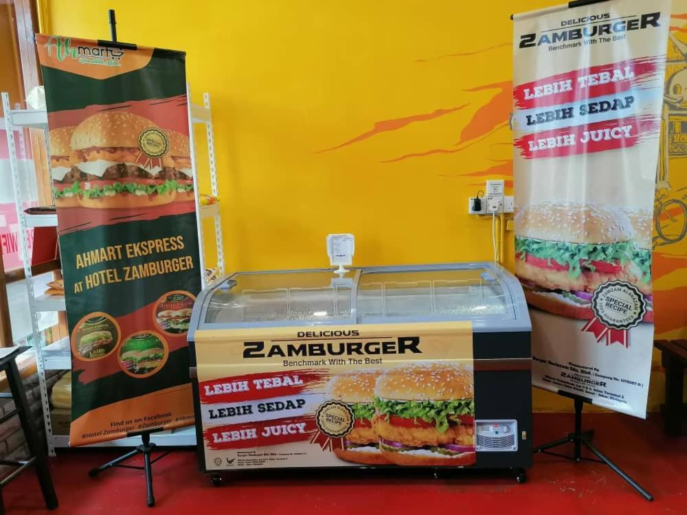 Hotel Zamburger Heritage Melaka  Bagian luar foto